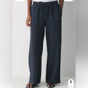 Aritzia - The Lodge Pant Crepette